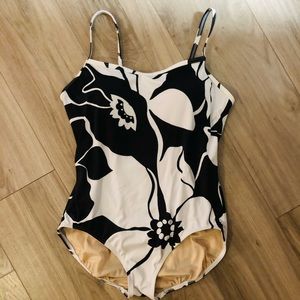 Lands’ End one piece swimsuit bathing suit size 14 plus size black and white